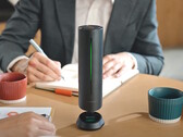 O viva-voz Insta360 Wave pode criar resumos e transcrições de reuniões de escritório e, opcionalmente, responder a perguntas sobre reuniões usando IA. (Fonte da imagem: Insta360)