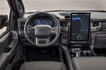 Os proprietários do Ford F-150 Lightning Flash também se beneficiarão ou terão que se contentar com uma tela central de infotainment de 15 polegadas habilitada para toque, embora a Ford não tenha abandonado completamente os controles físicos. (Fonte da imagem: Ford)