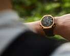O T-Rex 3 Pro Black Gold da Amazfit chegou à Europa. (Fonte da imagem: Amazfit)