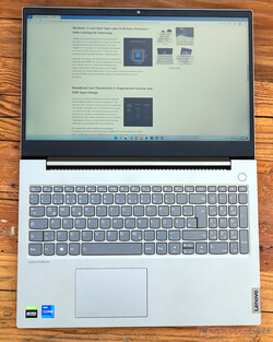O Lenovo ThinkBook 15p G2 ITH 21B1000YGE. Unidade de teste fornecida pelo campuspoint.