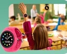 O Pearson Revibe, ideal para estudantes, retratado aqui com uma sala de aula ao fundo, é apenas um Galaxy Watch 7 modificado. (Fonte da imagem: Samsung) 