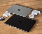 Em breve, todas as máquinas MacBook Pro 14 serão capazes de alimentar dois monitores externos. (Fonte da imagem: Notebookcheck)