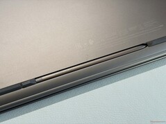 Caneta stylus integrada...