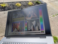 Ao ar livre, com céu nublado