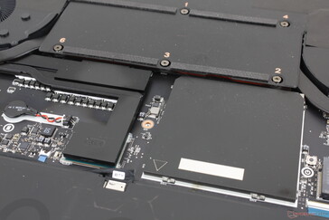 Dois slots DDR5 SODIMM