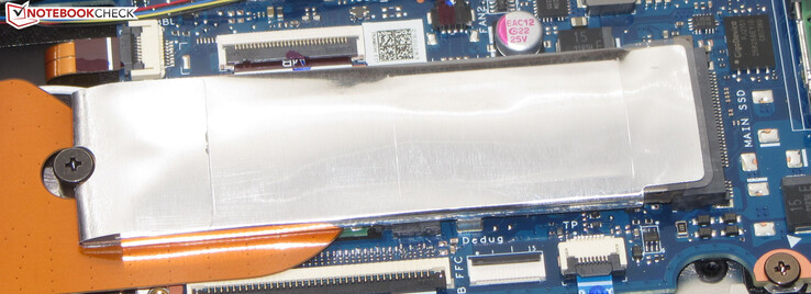 Um SSD PCIe 3 serve como unidade do sistema.