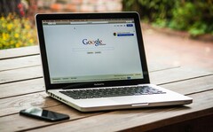 O acesso aos dados de navegação tornou-se mais relevante com o surgimento da IA. Imagem genérica - um laptop com o Chrome aberto. (Fonte da imagem: Pexels, Pixabay)