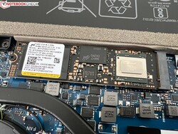 O SSD M.2 2280 pode ser substituído.