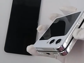 Um hands-on do "modeloGalaxy Z Flip". (Fonte: SlashLeaks)