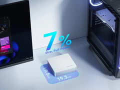 A Minisforum finaliza o M1-1295 em uma caixa prateada simples que mede 195 x 193 x 51,9 mm e pesa 1,12 kg. (Fonte da imagem: Minisforum)