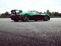 O novo Nevera R vai de 0 a 60 MPH em apenas 1,66 segundos. (Fonte da imagem: Rimac)