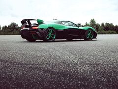 O novo Nevera R vai de 0 a 60 MPH em apenas 1,66 segundos. (Fonte da imagem: Rimac)