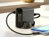 Esse carregador rápido Satechi GAN de 140 watts pode produzir um máximo de 140 watts por vez. 