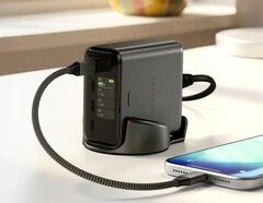 Esse carregador rápido Satechi GAN de 140 watts pode produzir um máximo de 140 watts por vez. 