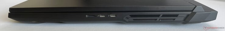 Direita: leitor de cartão microSD, 2x USB-C 4.0 com Thunderbolt 5 (80 GBit/s, DisplayPort 2.1, 1x Power Delivery)