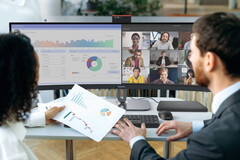 O Philips 49B2U6903CH é como ter um par de monitores de 27 polegadas e 16:9 colocados um ao lado do outro. (Fonte da imagem: Philips)