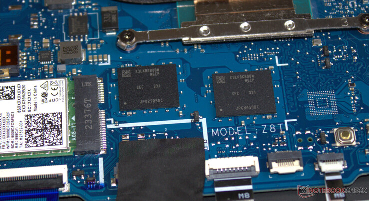 A Acer conta com a memória onboard.