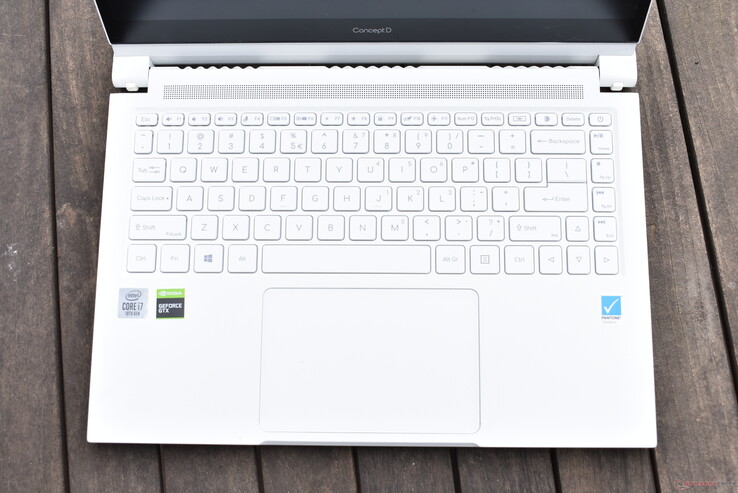 Área de teclados do Acer ConceptD 3 Ezel