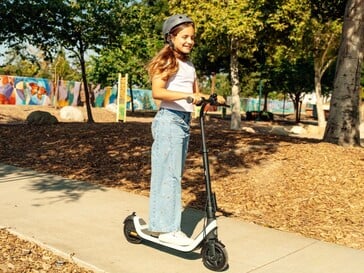 O Segway C2 SE pode transportar usuários de até 121 lbs. (55 kg).