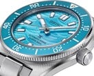 Close-up do Seiko Prospex 1965 Heritage Diver, mostrando seu mostrador azul, indicador de data, ponteiros e marcadores luminosos e caixa em aço inoxidável.