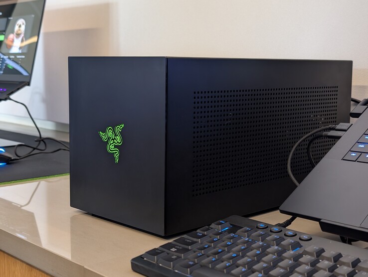 Nova porta Thunderbolt 5 para suporte aprimorado a eGPU