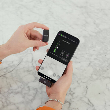 Os microfones se emparelham instantaneamente com o receptor assim que ele é conectado (Fonte da imagem: Rode)