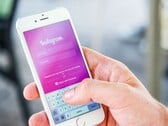 Smartphone com o aplicativo do Instagram em execução