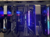 A plataforma de mineração criptográfica apresenta 5x cartões não LHR (Lite Hash Rate) RTX série 30 e 1x cartão LHR V2. (Fonte de imagem: eBay)