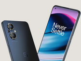 O OnePlus Nord N20 tem um design simples, ao contrário do OnePlus 10 Pro. (Fonte de imagem: PCMag UK)