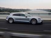 De acordo com um teste na autobahn alemã, o Porsche Taycan Turbo Sport Turismo tem um alcance de 80 milhas a 160 mph (Imagem: Porsche)