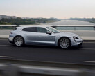 De acordo com um teste na autobahn alemã, o Porsche Taycan Turbo Sport Turismo tem um alcance de 80 milhas a 160 mph (Imagem: Porsche)
