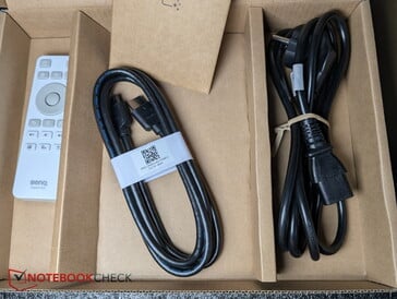 Cabo HDMI e cabo de alimentação