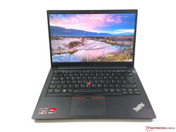 Em revisão: Lenovo ThinkPad E14 G3. Modelo de teste, cortesia da Campuspoint.