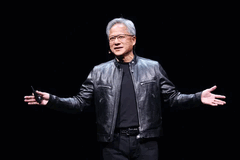 Jensen Huang, CEO da Nvidia, fazendo um discurso (Fonte da imagem: CNA)