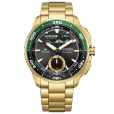 Imagem frontal do produto Citizen Promaster Wave Tracker JV3002-51E em tom dourado, com detalhes em verde no bezel e pulseira de aço inoxidável.