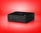 Mini PC iiyama com portas USB frontais, uma porta USB-C, um leitor de cartões SD e ventilação lateral.