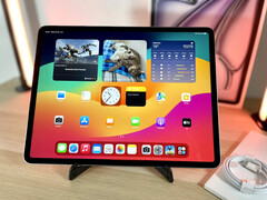 Ele cresceu: Com 128 GB, a menor versão (a partir de US$ 799) do Apple iPad Air 13 (2024) oferece o dobro de armazenamento do que seu antecessor.