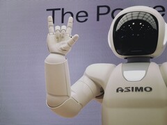 Uma imagem de um robô ASIMO desenvolvido pela Honda (Fonte da imagem: Possessed Photography via Unsplash; cortada)