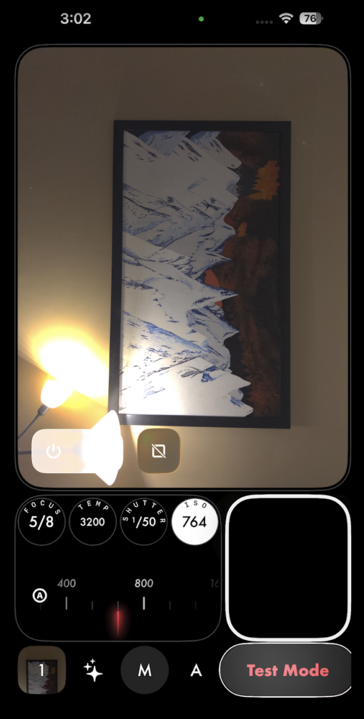 O botão "Test" permite que os usuários visualizem as edições finais no próprio visor, antes mesmo de tirar a foto. É um recurso muito interessante.