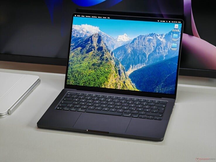 Os MacBook Pros equipados com Mini LED continuarão sendo vendidos juntamente com o futuro MacBook Pro OLED, ou Ultra.