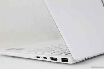 A superfície de cerâmica, em particular, esconde muito bem as impressões digitais e as manchas