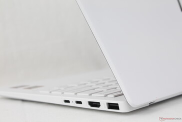 A superfície de cerâmica, em particular, esconde muito bem as impressões digitais e as manchas