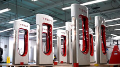 Superchargers pré-fabricados tornam a instalação 50% mais rápida (imagem: Tesla)