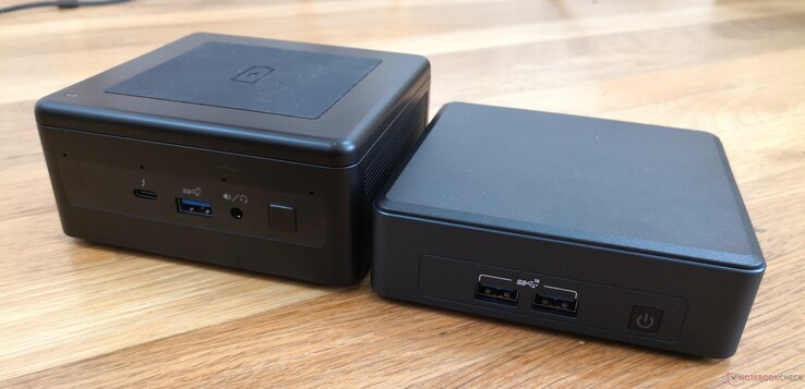 Esquerda: NUC 11 Performance, Direita: NUC 11 Pro Mini Esquerda: NUC 11 Performance, Direita: NUC 11 Pro Mini