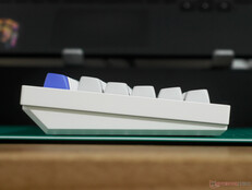 Perfil lateral do Keychron Q1 HE 8K.