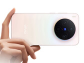O Vivo X300 custa 1.049 euros na União Europeia. Na foto: uma imagem promocional do celular. (Fonte da imagem: Vivo)