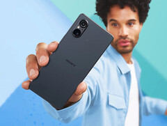 Parece que a decisão da Sony de privar o Xperia 5 V de uma câmera telefoto não valeu a pena. (Fonte da imagem: Sony)