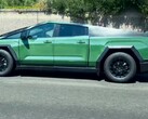Recentemente, o Tesla Cybertruck zombou do Toyota Tundra com um envelopamento, depois de fazer o mesmo com o Ford F-150 semanas antes. (Fonte da imagem: Clube de Proprietários do Cybertruck)