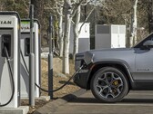 O R1S da Rivian é um SUV de tamanho normal que compartilha uma plataforma com a picape elétrica R1T. (Fonte da imagem: Rivian)