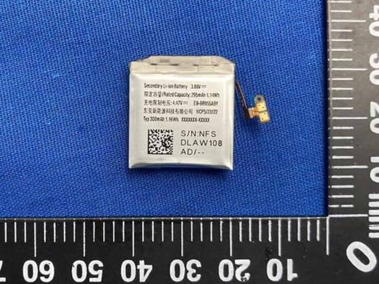 bateria de 300 mAh para "SM-R95x", que poderia ser um modelo Watch6 Classic ou Watch6 Pro. (Fonte: GalaxyClub)